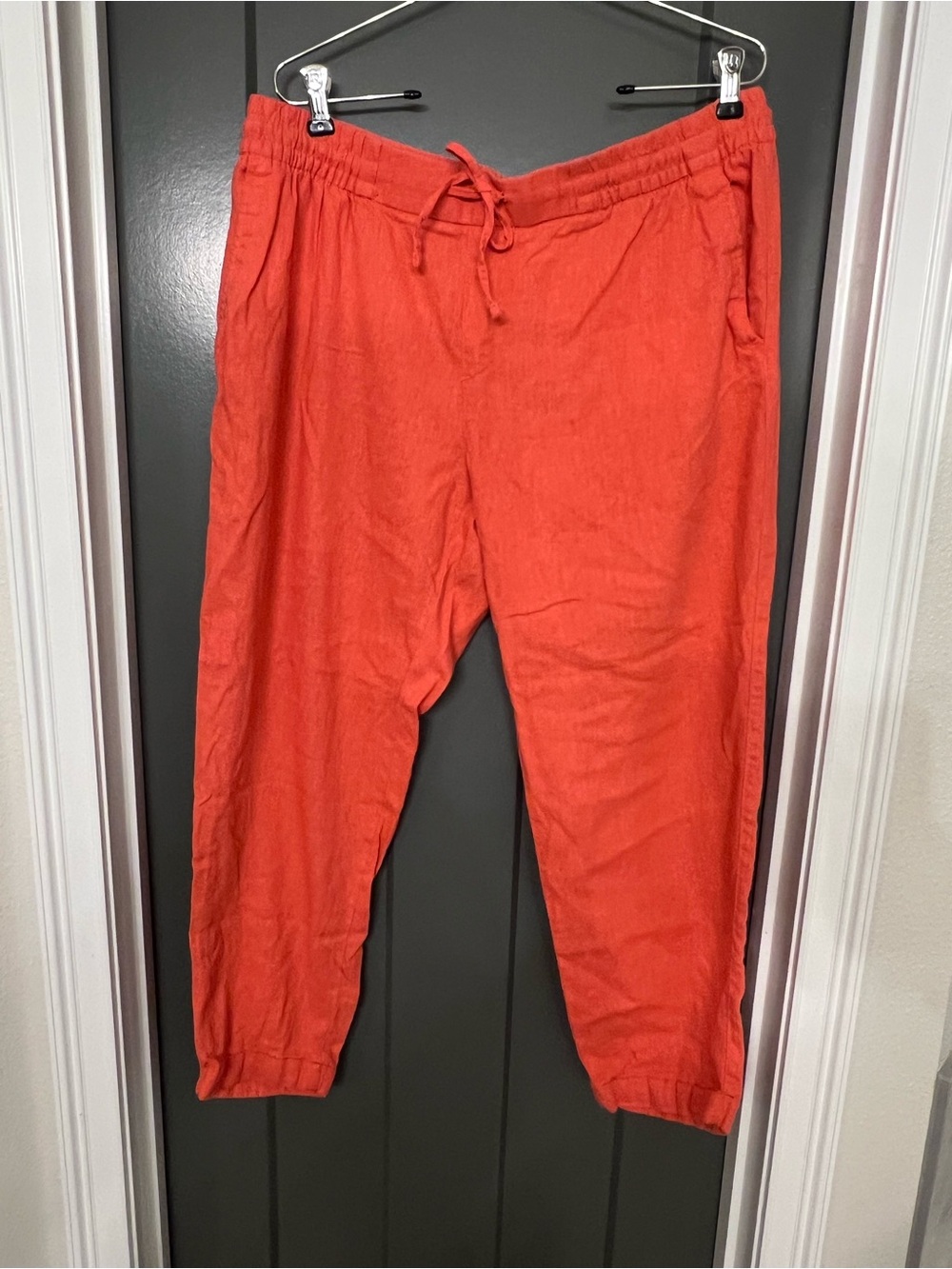 Old Navy women’s linen Peach Drawstring pull on pants. Inseam 25” Sz Large